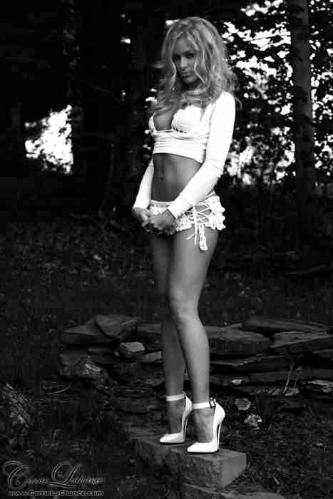 [Carrie Lachance唯美写真]ID0057 Carrie LaChance Photo Gallery #15  Photos 29--性感提示：傲人