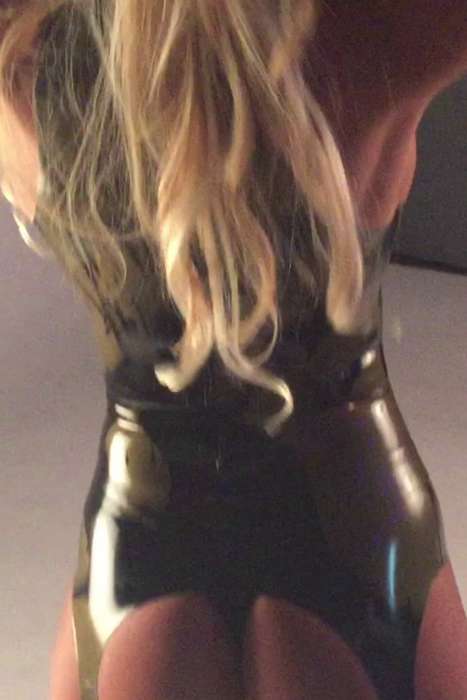 [Carrie Lachance唯美视频]ID0088 Carrie LaChance - Video #179 - Shiny Marble Latex--性感提示：红