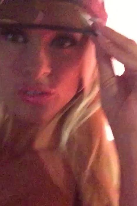 [Carrie Lachance唯美视频]ID0094 Carrie LaChance - Video #187 - Latex Shorts Candid--性感提示：