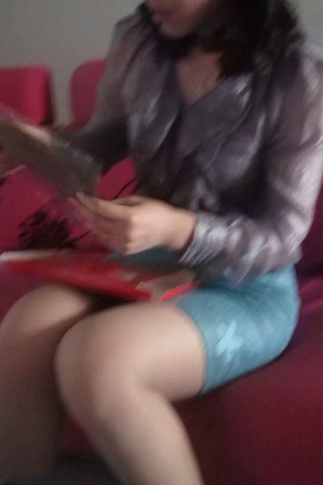 [大忽悠买丝袜街拍视频]ID1445 2014.3.30【街拍丝袜忽悠CD】混入女经理办公室忽悠