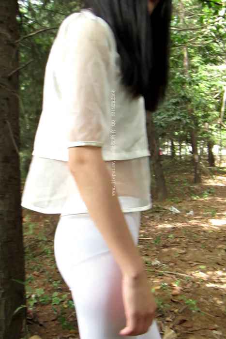 [大忽悠买丝袜街拍视频]ID1556 2014.6.26【成功案例第213弹II-173CM翘臀修车腿学生