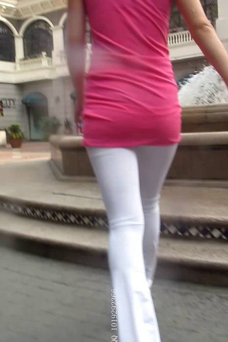 [大忽悠买丝袜街拍视频]ID1569 2014.6.7【成功案例第198弹第2季】33高温170CM长腿清