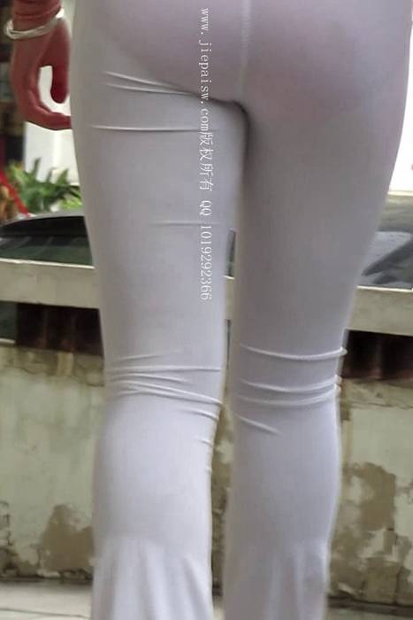 [大忽悠买丝袜街拍视频]ID1601 2014.7.6【校园妖艳学生模特丝袜原味II】旗袍肉丝