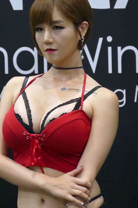 [各类性感视频]ID0145 2016韩国首尔汽车沙龙 美女车模 [12V-1.70GB]--性感提示：大尺