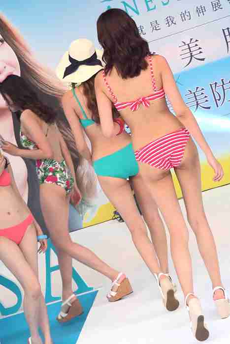 [各类性感视频]ID0194 2017新光三越安耐晒比基尼泳装秀谢幕 [MP4-179M]--性感提示：