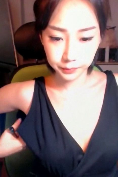 [韩国视讯]ID0585 韩国视讯-Winktv&LiveStar珠儿-05--性感提示：裙底风光丝袜光滑妖娆