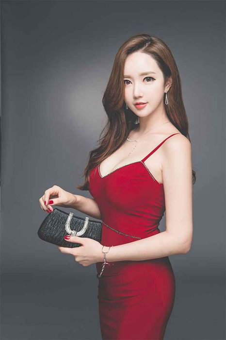 [李妍静绝美高雅气质写真]ID0033--性感提示：销魂大胆露出丝丝诱惑连体袜撅臀
