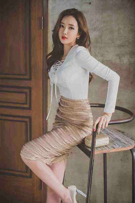 [李妍静绝美高雅气质写真]ID0034--性感提示：唇红嘟嘟浑圆翘臀扛不住了火红热