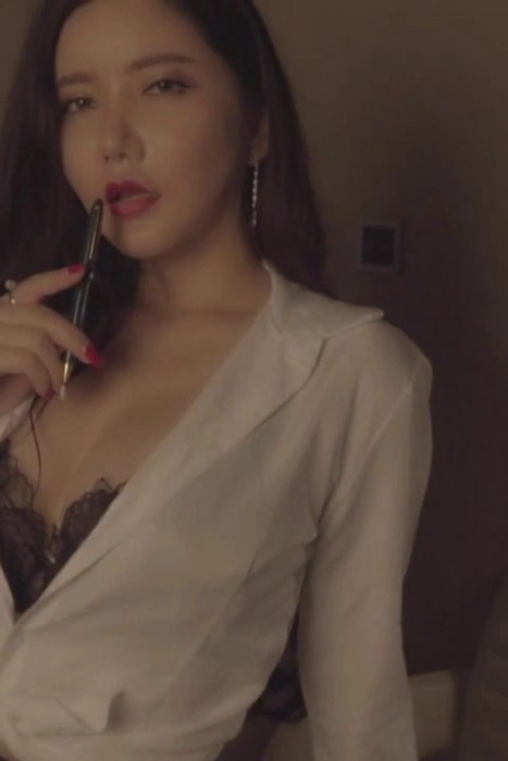 [露水TV套图视频]ID0009 LSTV0009 李妍曦 [1V-51.6M]--性感提示：肉色裤袜私密人体苗条