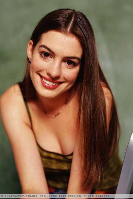 [mrskin写真]ID0010-Anne Hathaway--性感提示：袒胸露乳丝丝诱惑波峰高突偷情装如此完