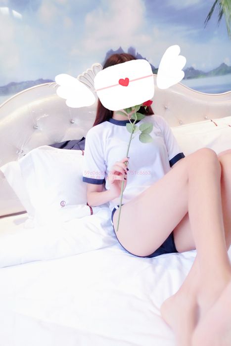 [微博网红]ID0444 萝莉小十七 - 可爱小学妹 [12P]--性感提示：妹子唇红嘟嘟疯狂寂