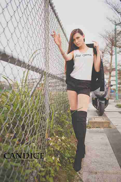 [唯美写真杂集]ID0247 台湾清纯校花蔡译心外拍写真 05 [75P-147MB]--性感提示：熟女