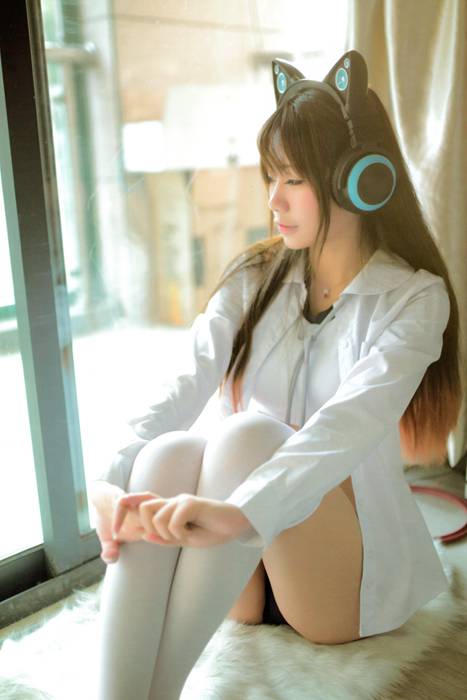 [唯美写真杂集]ID0302 战旗TVmisa贞喵套图--性感提示：欲火焚身抛媚眼卖骚楚楚动