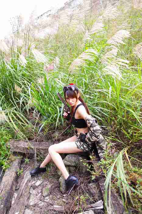 [唯美写真杂集]ID0361 長腿甜心Candice南港廢墟外拍[24P44M]--性感提示：骚气冲天薄