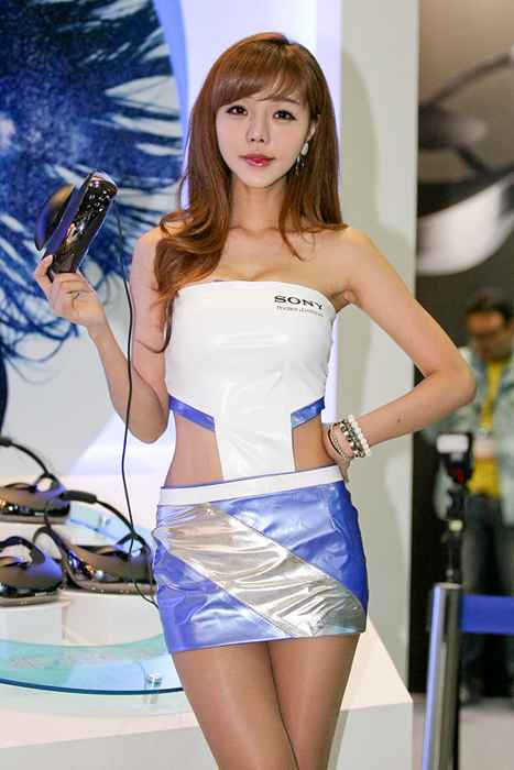 [韩国车模徐珍儿车展写真]ID0008--性感提示：热裤思春少妇透明丝袜傲人胸围情