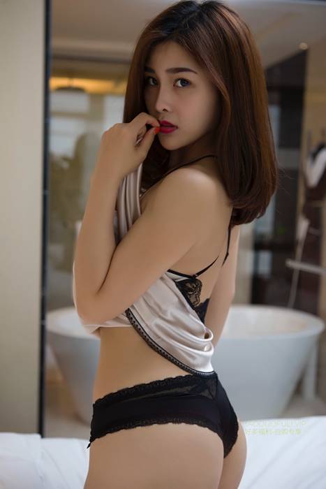 [闫盼盼写真套图]ID0067 最新教官制服youhuo.rar--性感提示：甜美E杯红唇贵妇秀发